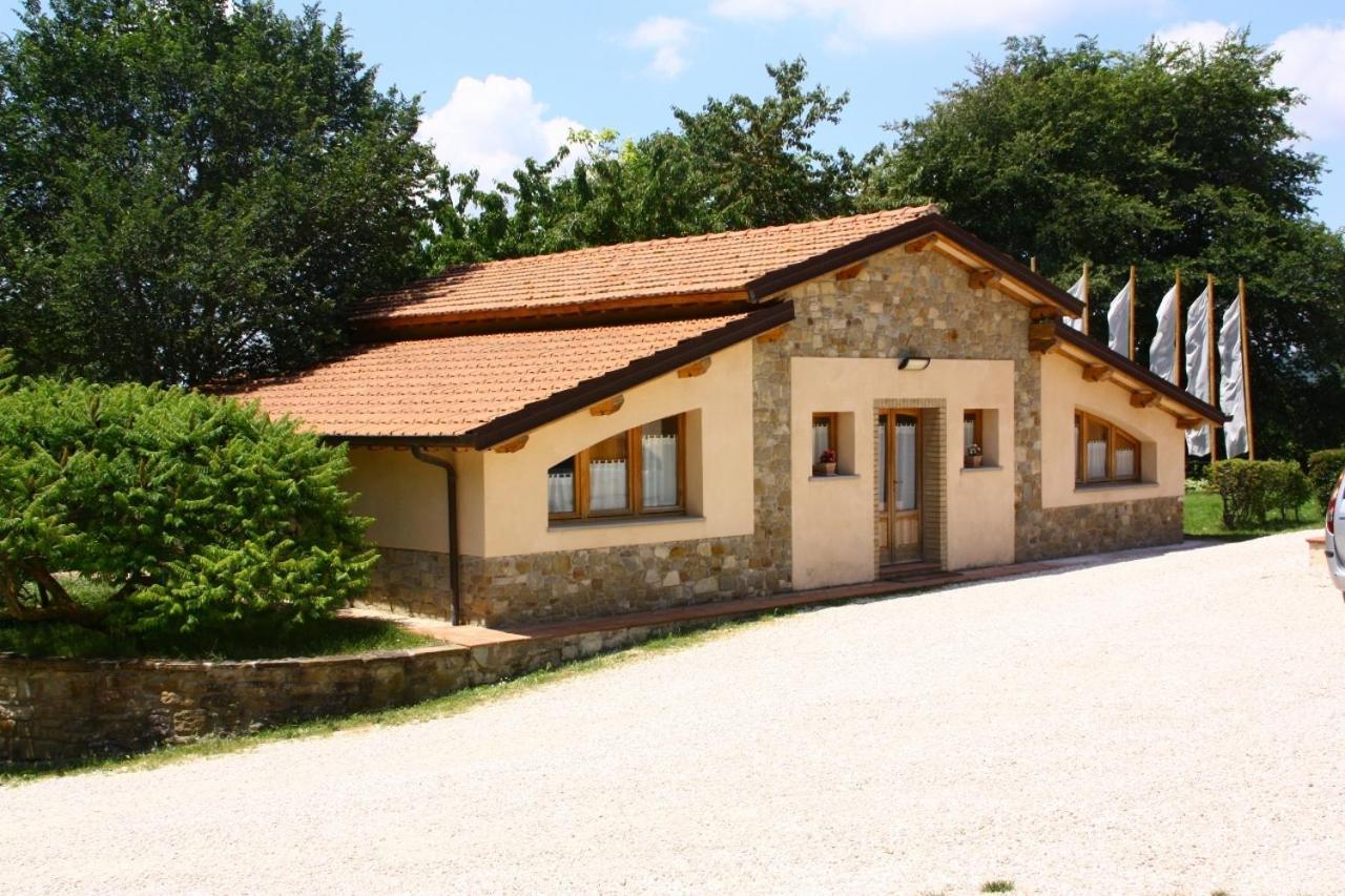 אסיסי Agriturismo Le Case מראה חיצוני תמונה
