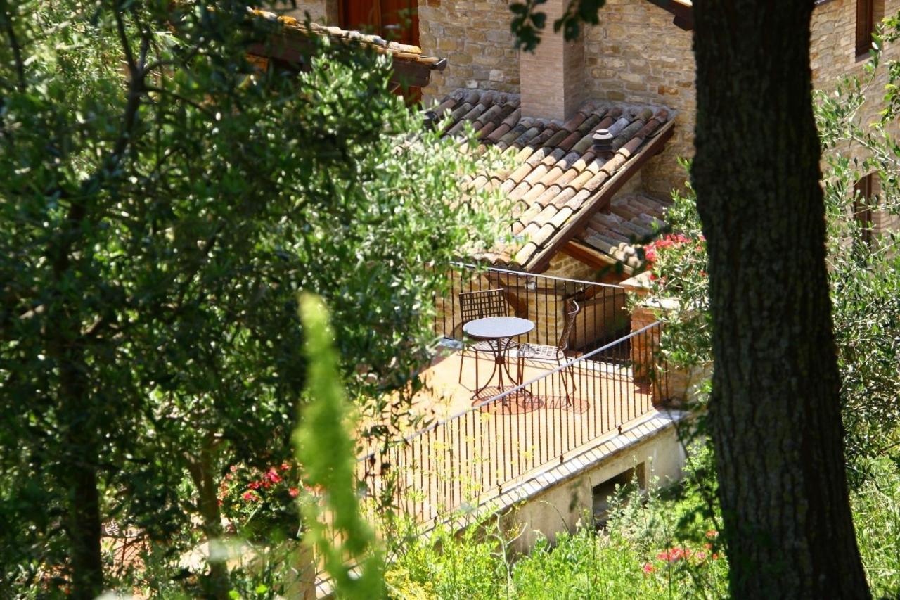 אסיסי Agriturismo Le Case מראה חיצוני תמונה